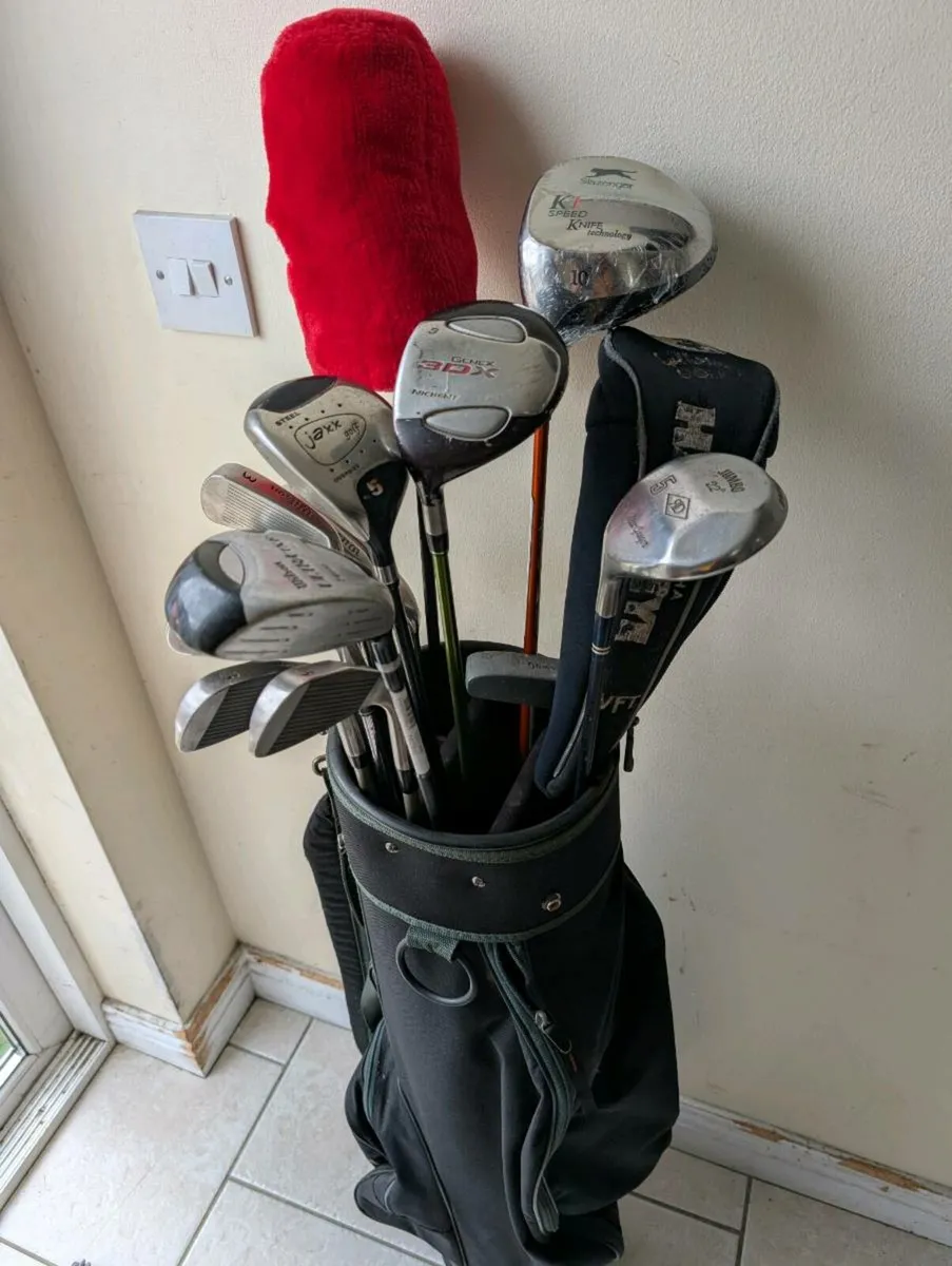 Selection of left handed Golf clubs - Image 1