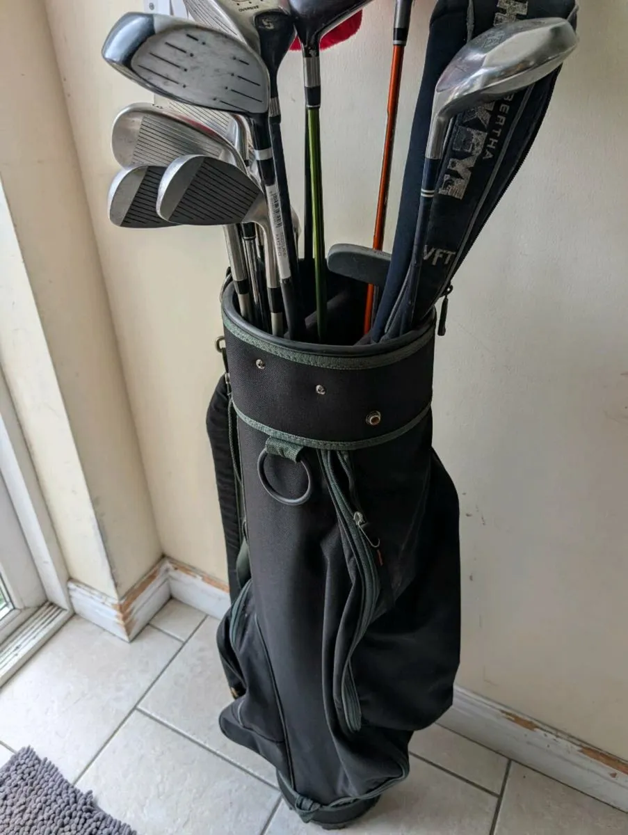 Selection of left handed Golf clubs - Image 2