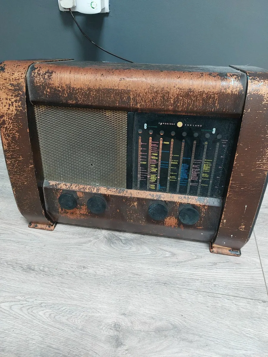 Vintage 1950s Pye Radio (open 2 reasonable offers) - Image 1