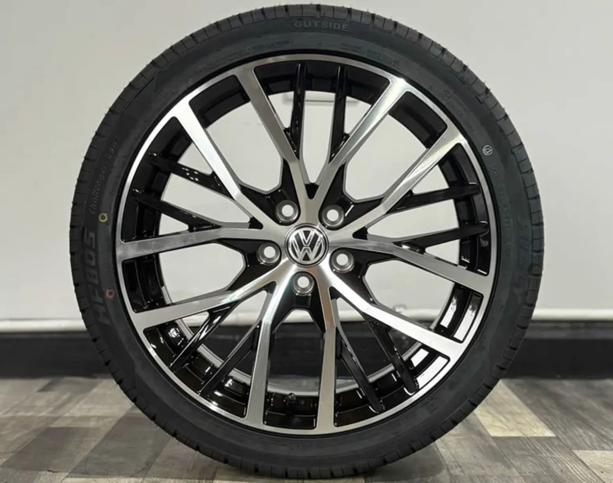 17" Santiago B Style Alloys Wheels & Tyres For VW