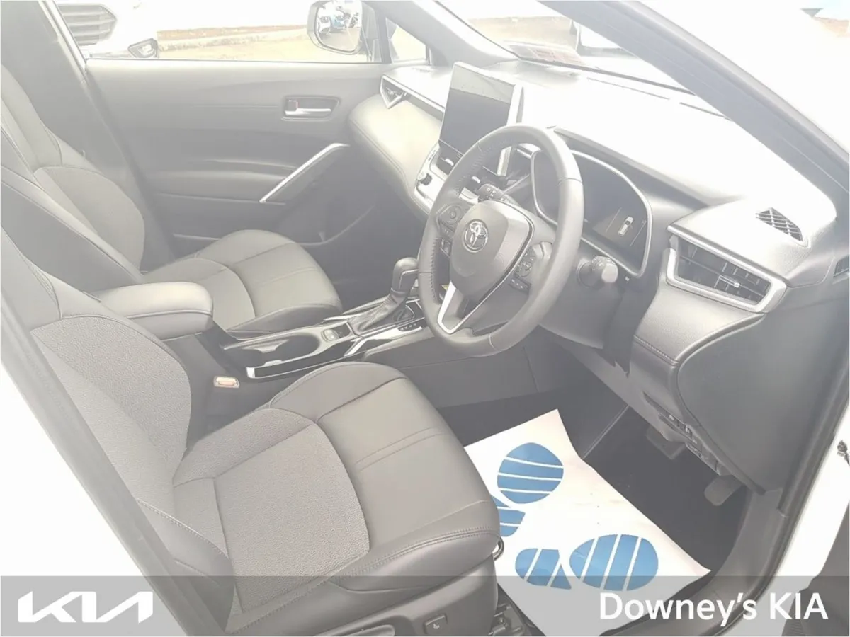 Toyota Corolla Cross SOL 1.8 Petrol Hybrid - Image 2