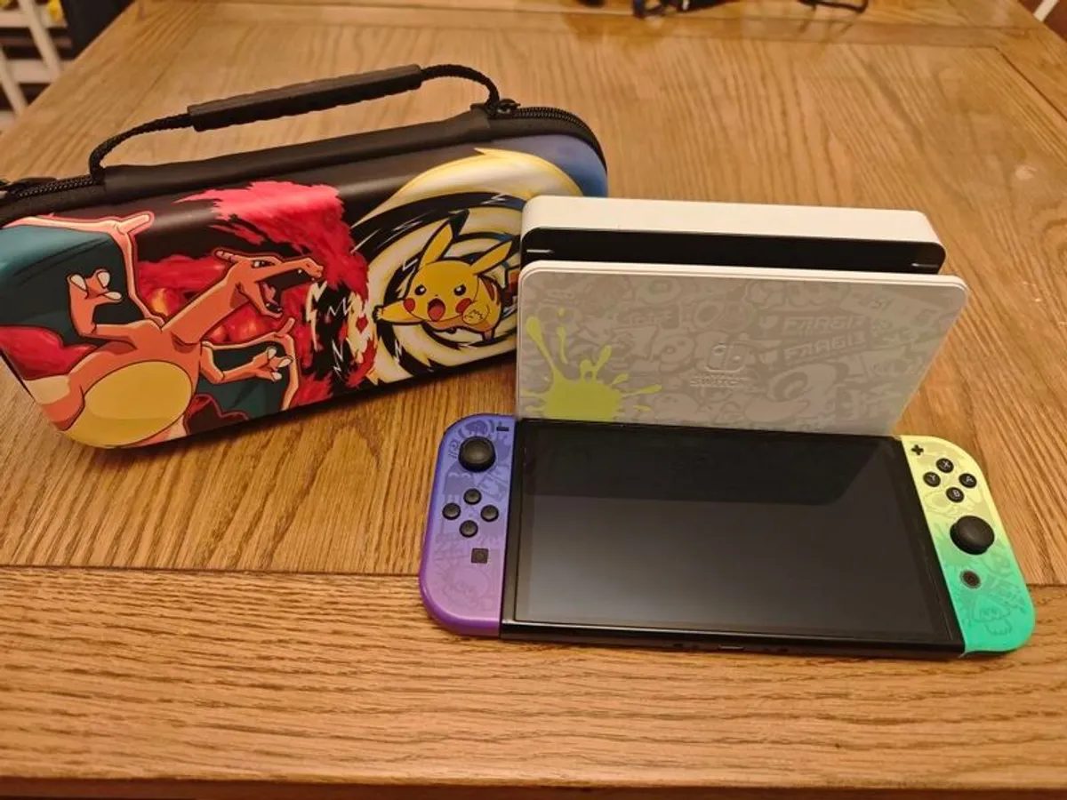 Nintendo Switch oled Splatoon edition - Image 1