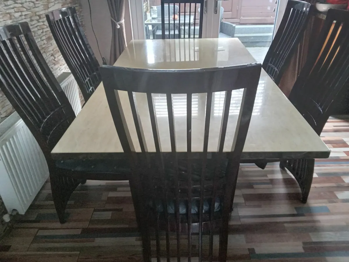 Kitchen Dining Room Table and Chairs - Image 4
