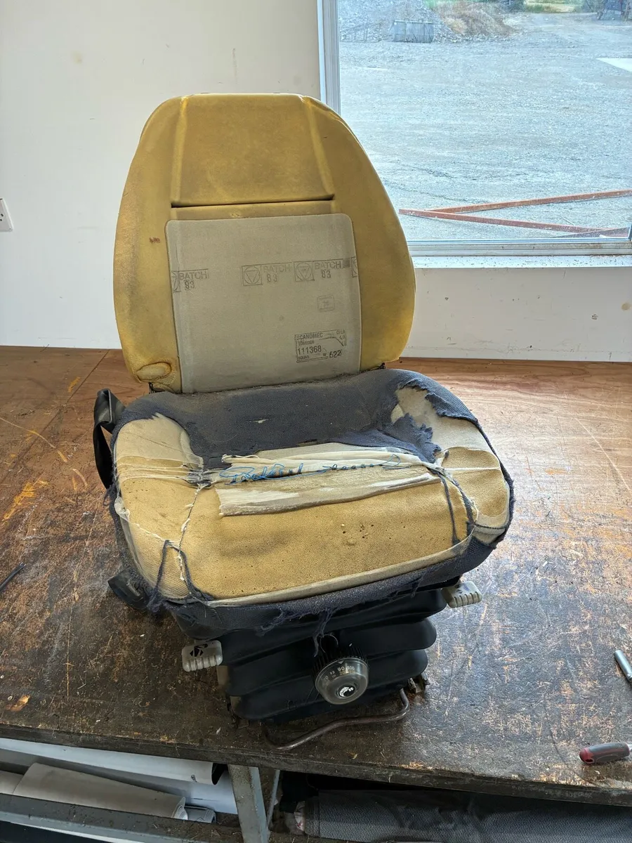 Tractor seats - Image 3