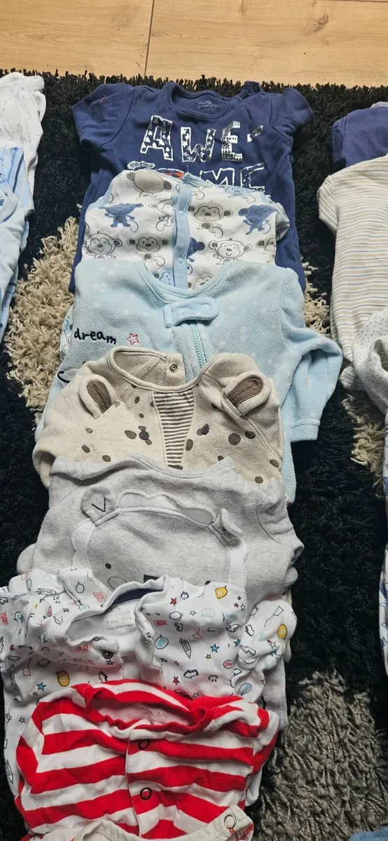 Newborn to 6 months boys clothes - Image 3