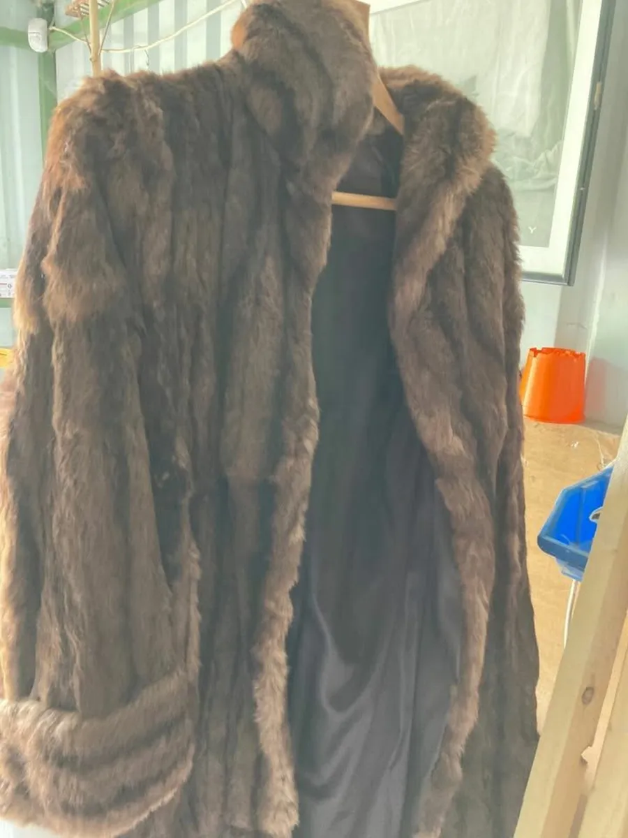 1940's FUR COAT - Image 1