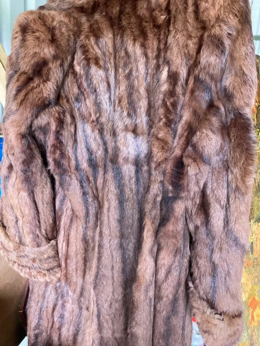 1940's FUR COAT - Image 2