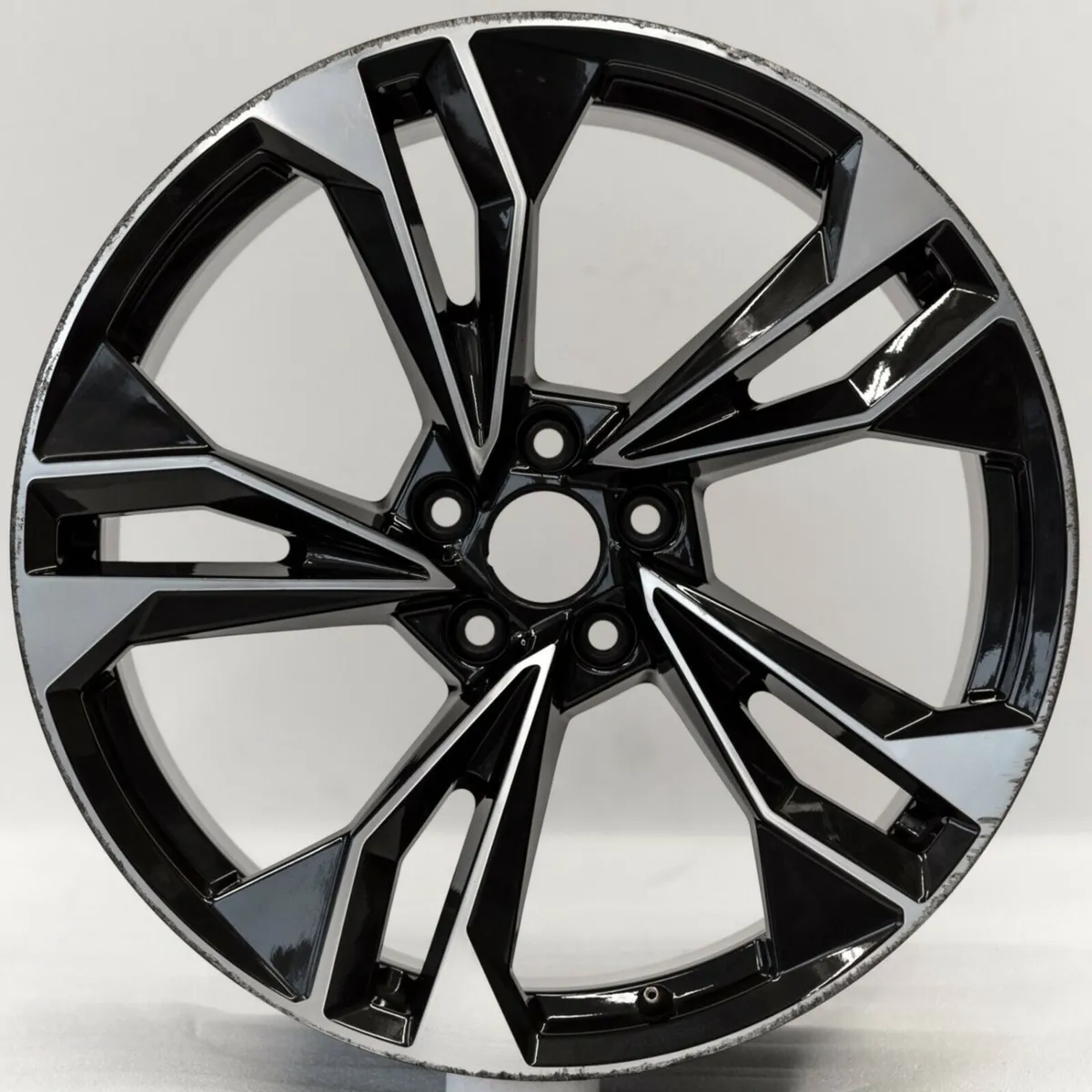 2 X  20" AUDI S5 ALLOYS - NEW - Image 2
