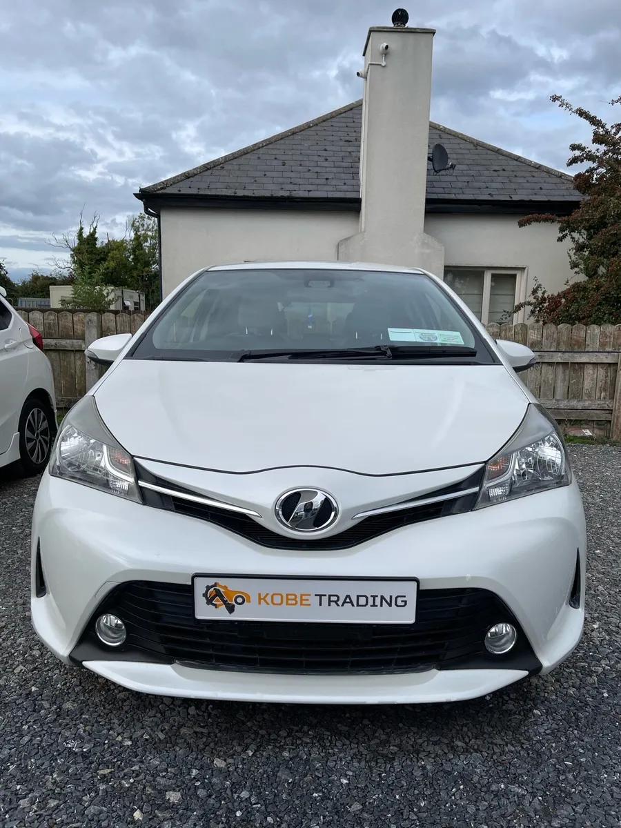 2015 Toyota (Yaris)Vitz 1.3 Automatic Low kms - Image 1