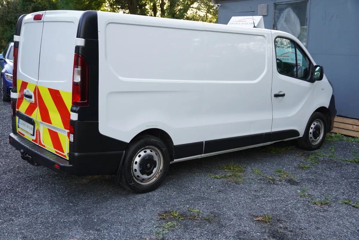 192 OPEL VIVARO-LOW KM-NEW CVRT - Image 4
