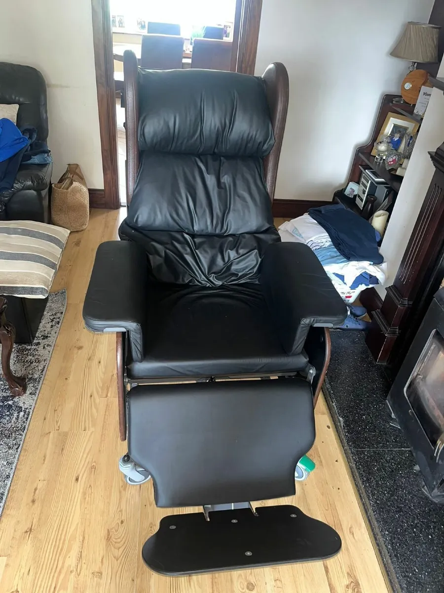 Medical  chair - Image 3