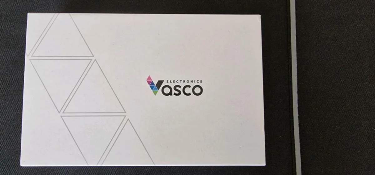 Pocket sized Vasco 4 digital Translator - Image 1