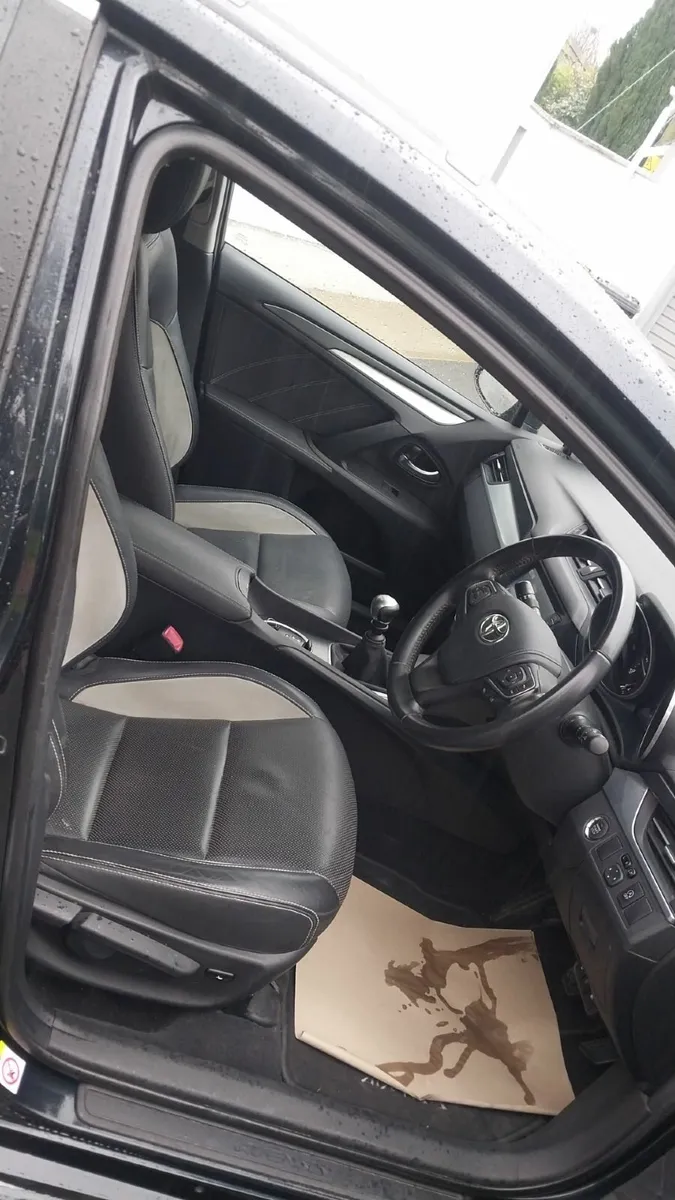 Toyota Avensis 2016 - Image 2
