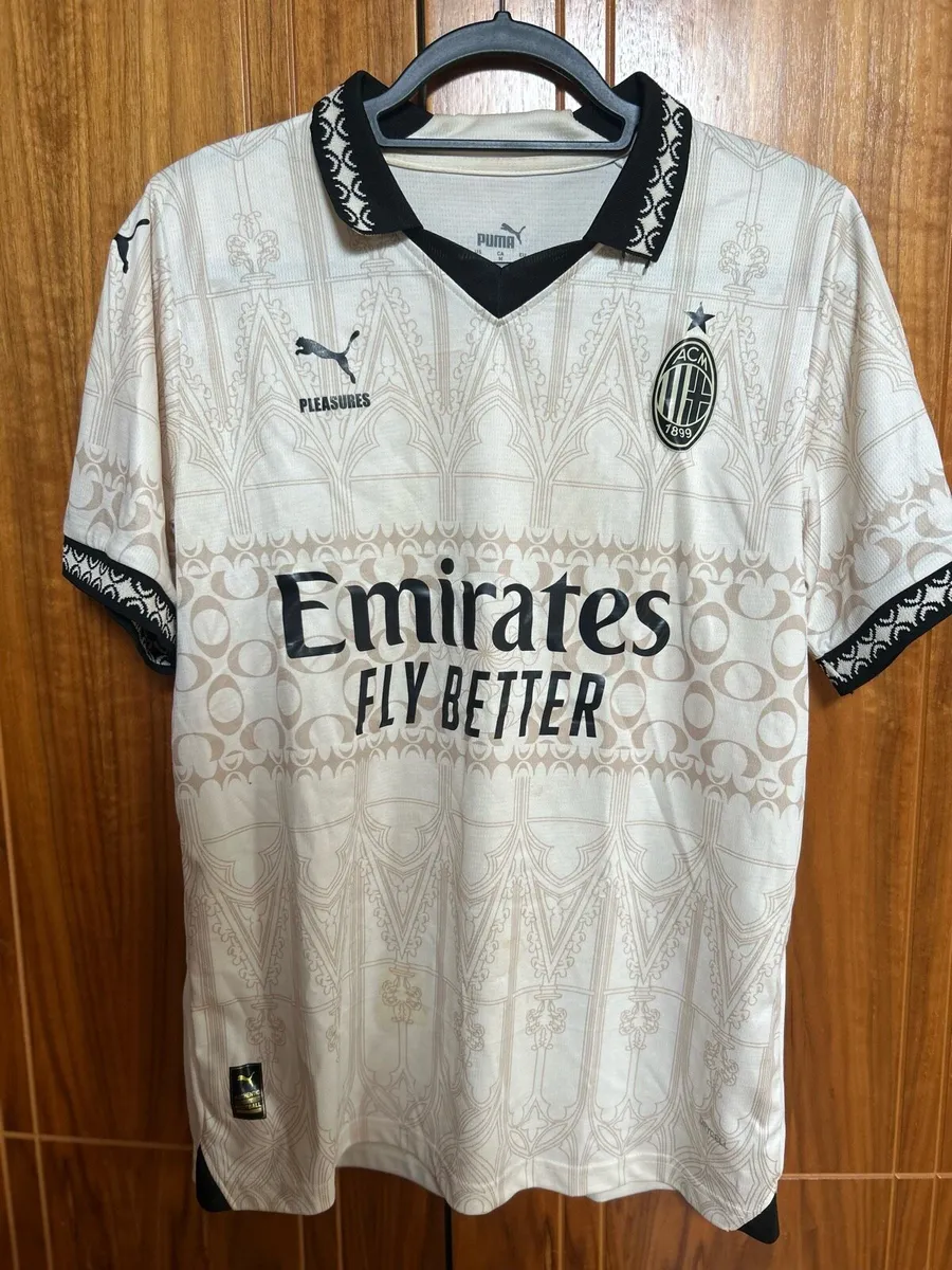 AC Milan jersey M - Image 1