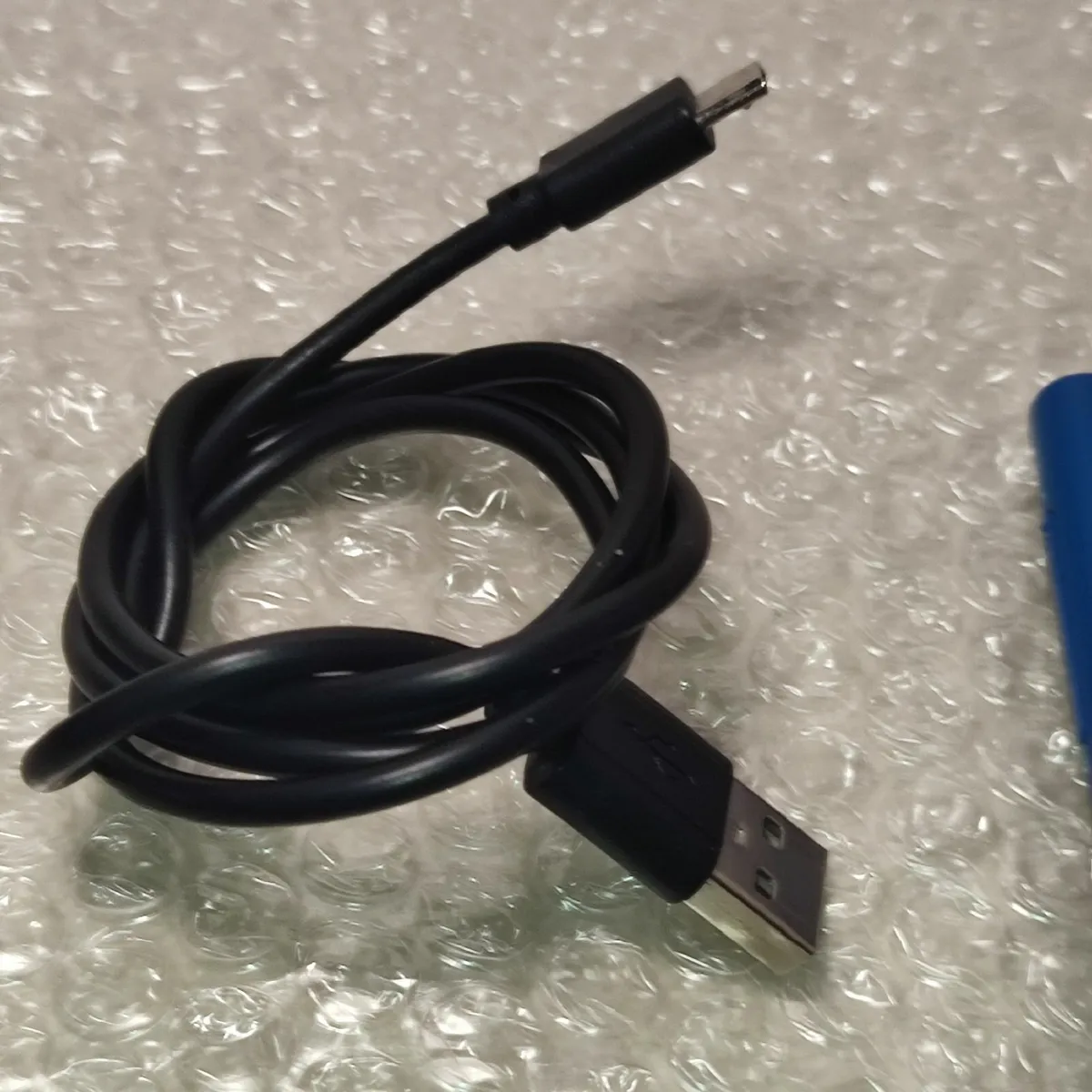 Sony Walkman NW-E394 Digital Music Player FM Radio - Image 4