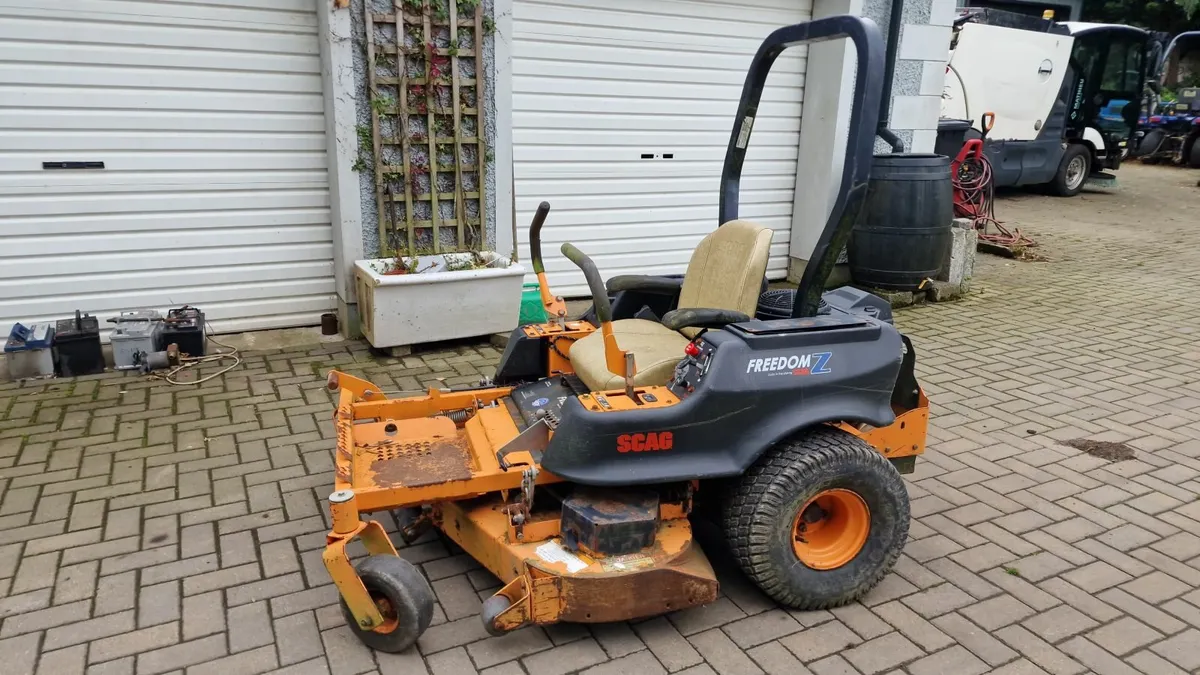 Scag zero turn ride on mower lawnmower