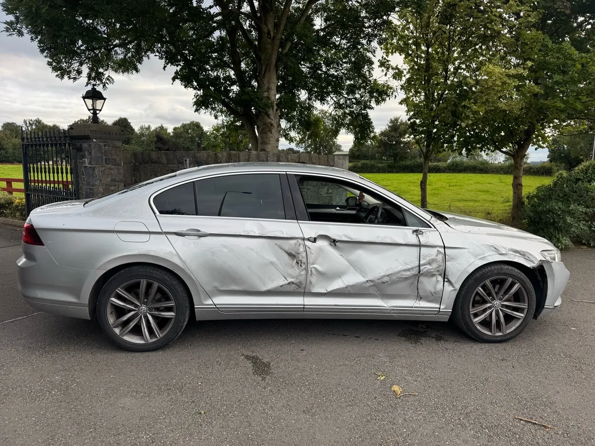 2015 VW Passat - Image 1
