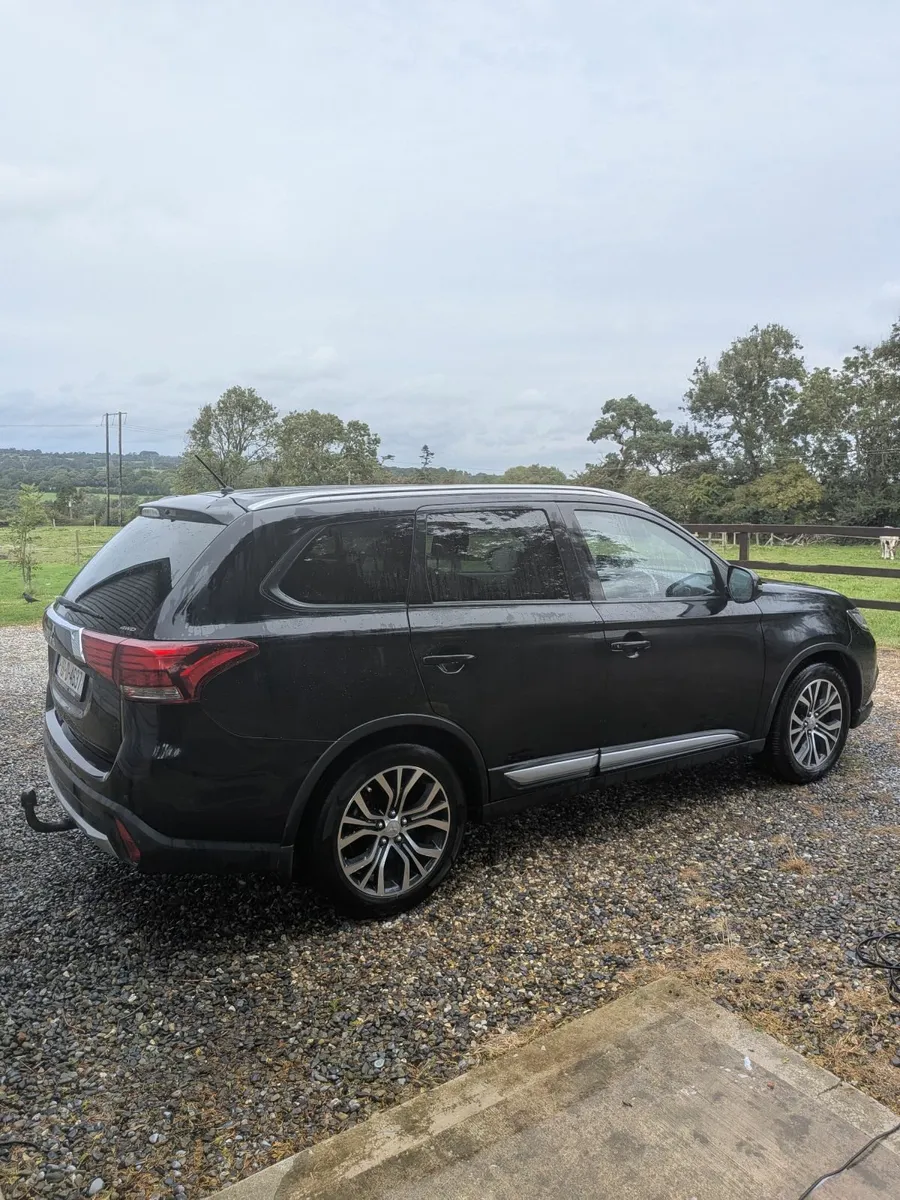 Mitsubishi Outlander 2016 - Image 2