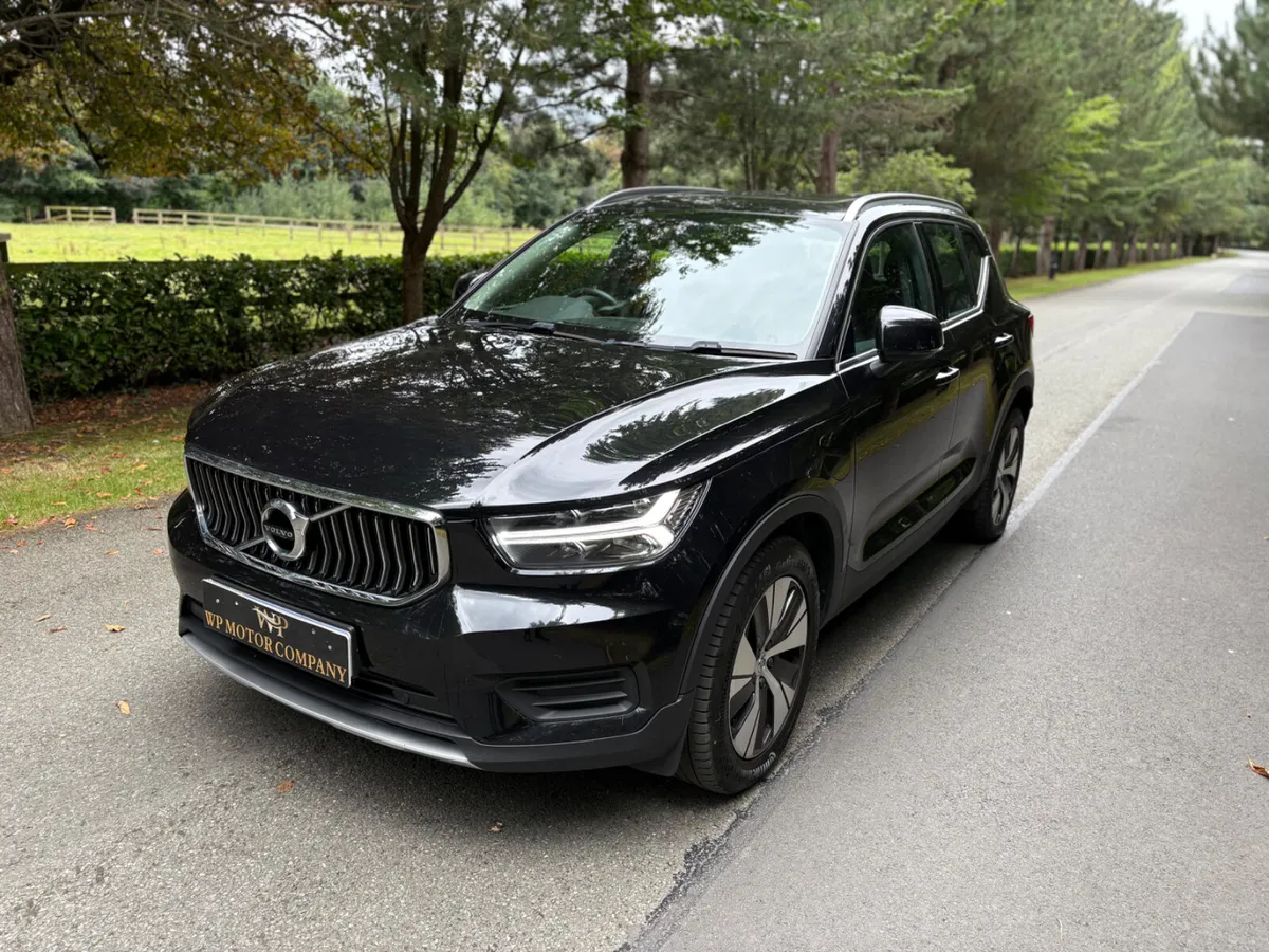 Volvo XC40 2022 - Image 2