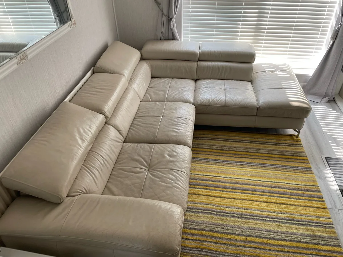 Italian corner sofa - Image 1