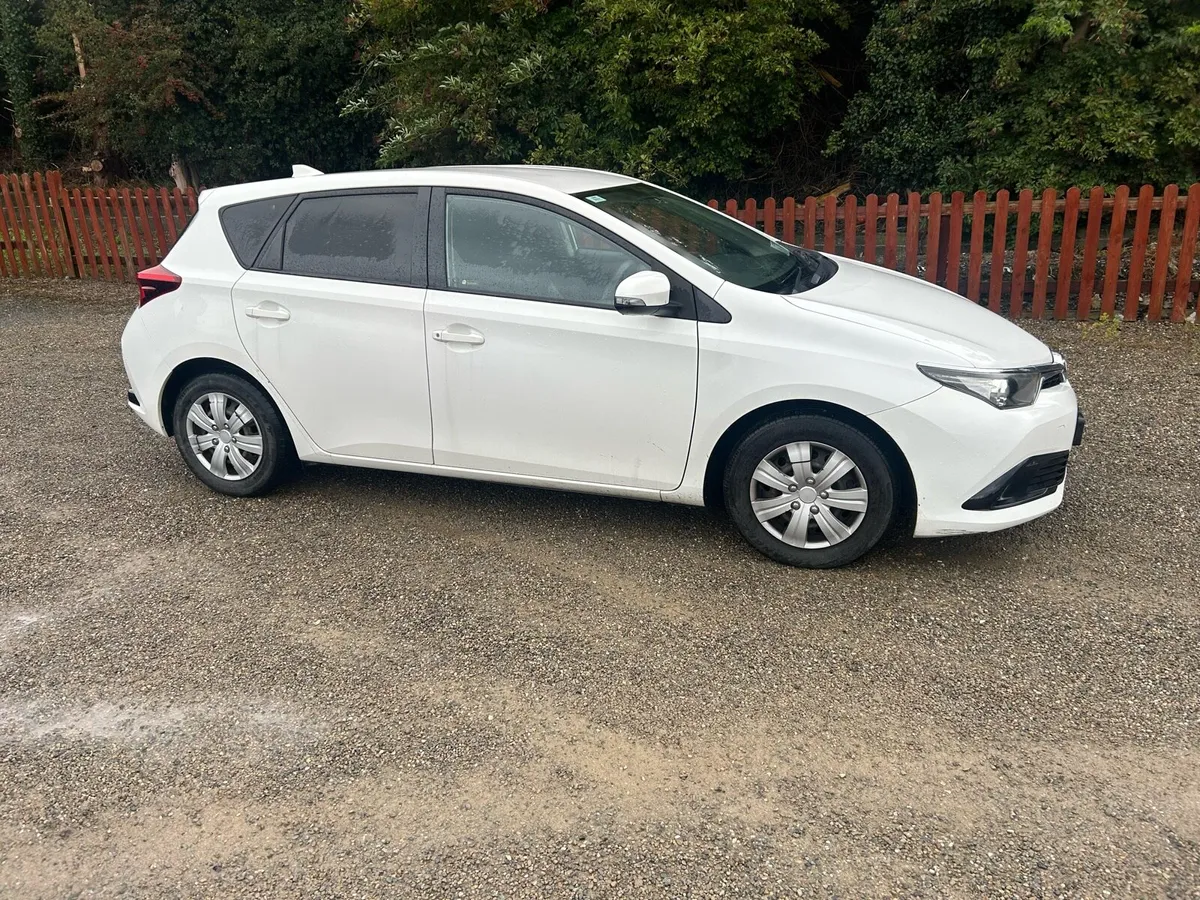 Toyota Auris Van - Image 4