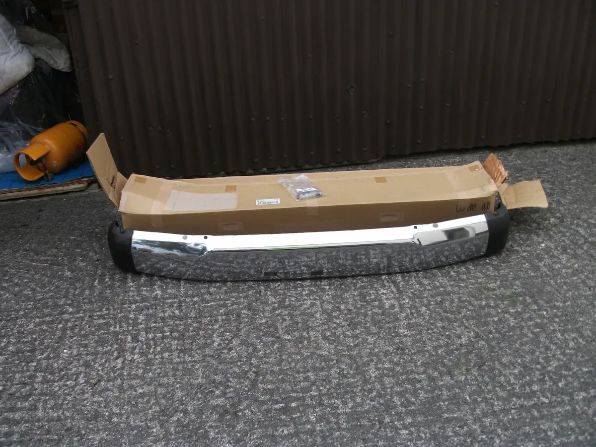 70 SERIES ,TOYOTA LANDCRUISER,   BUMPER"S - Image 2