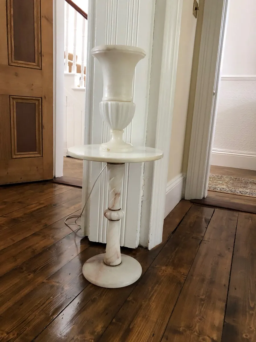 Table lamp