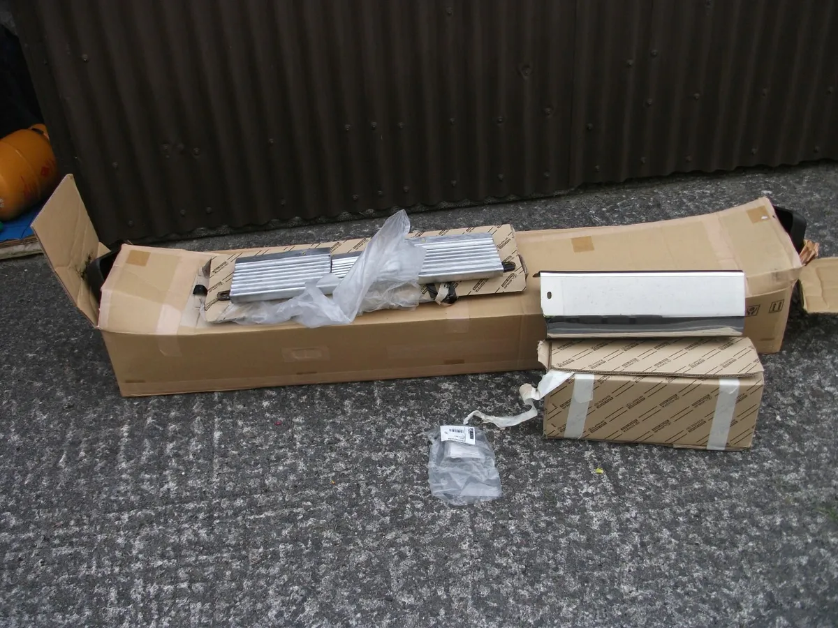 70 SERIES ,TOYOTA LANDCRUISER,   BUMPER"S - Image 3