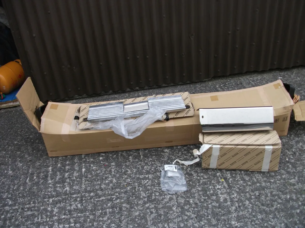 70 SERIES ,TOYOTA LANDCRUISER,   BUMPER"S - Image 4