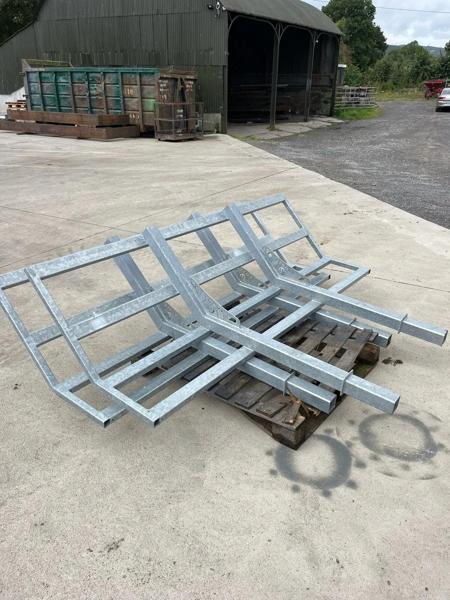 Bale racks - Image 2