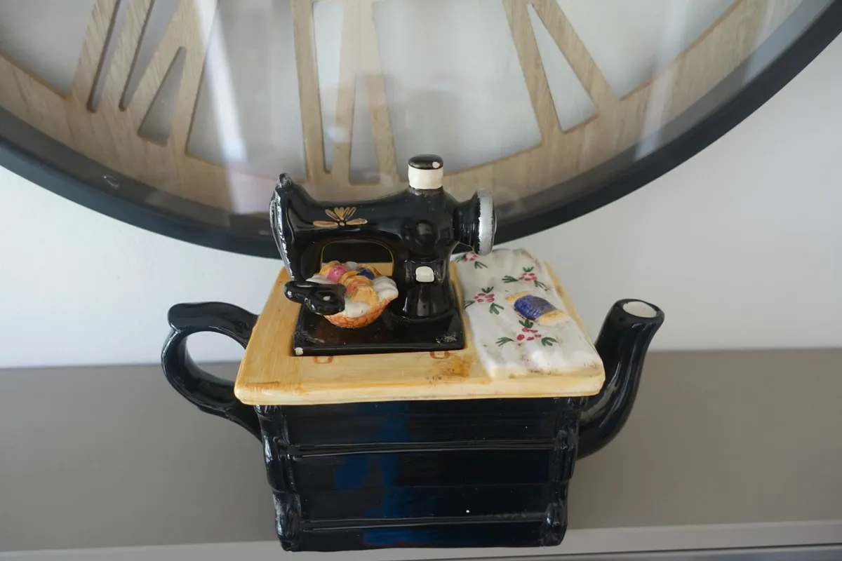 Teapot in the Shape of a Sewing Machine - Image 3