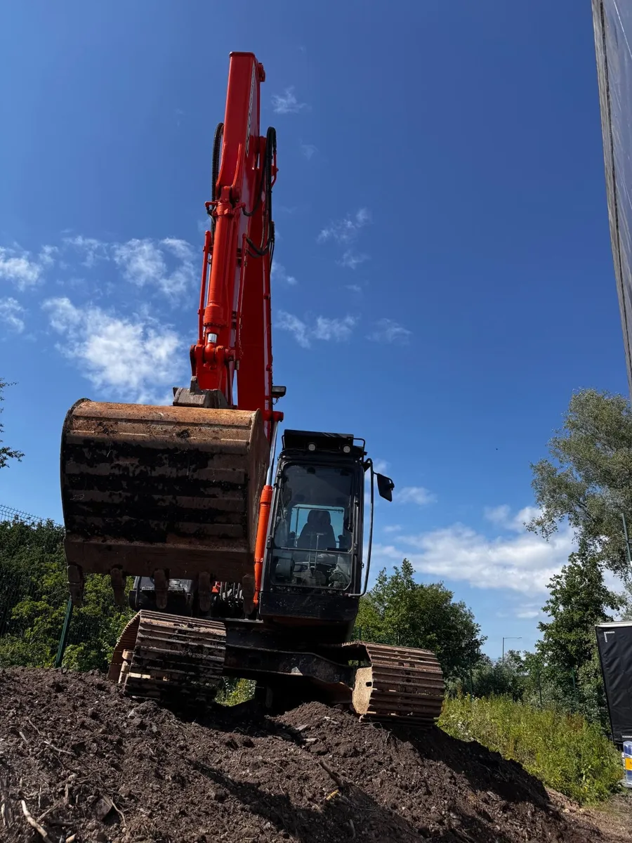 Digger hire - Image 4