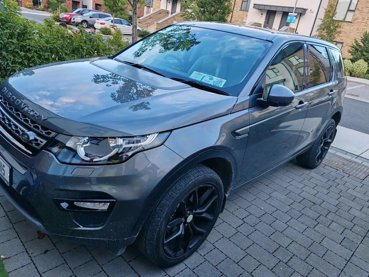182 Land Rover Discovery Sports 7 seater - Image 2
