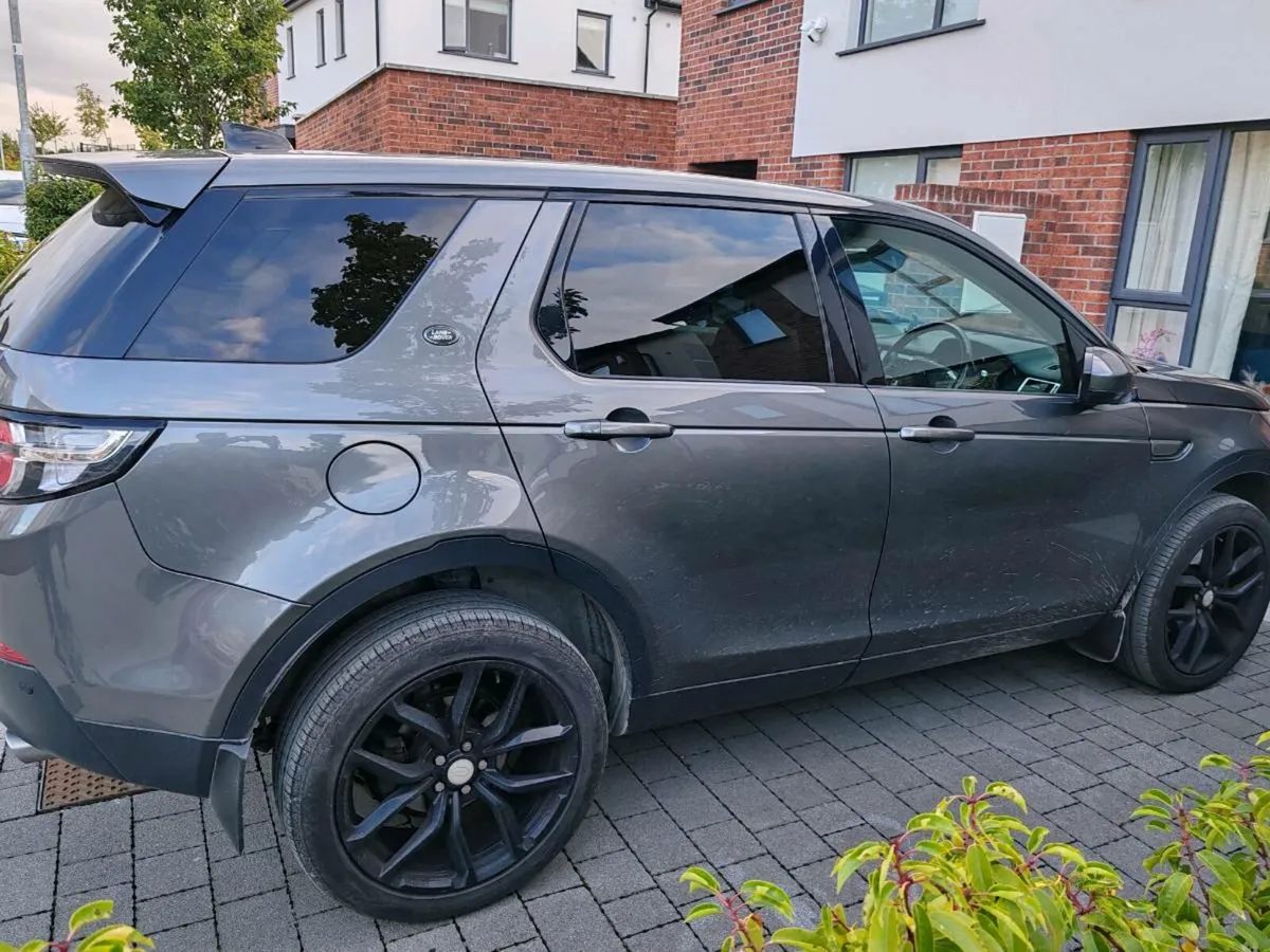 182 Discovery Sport SE – 7 Seater – FSH (DUBLIN) - Image 4