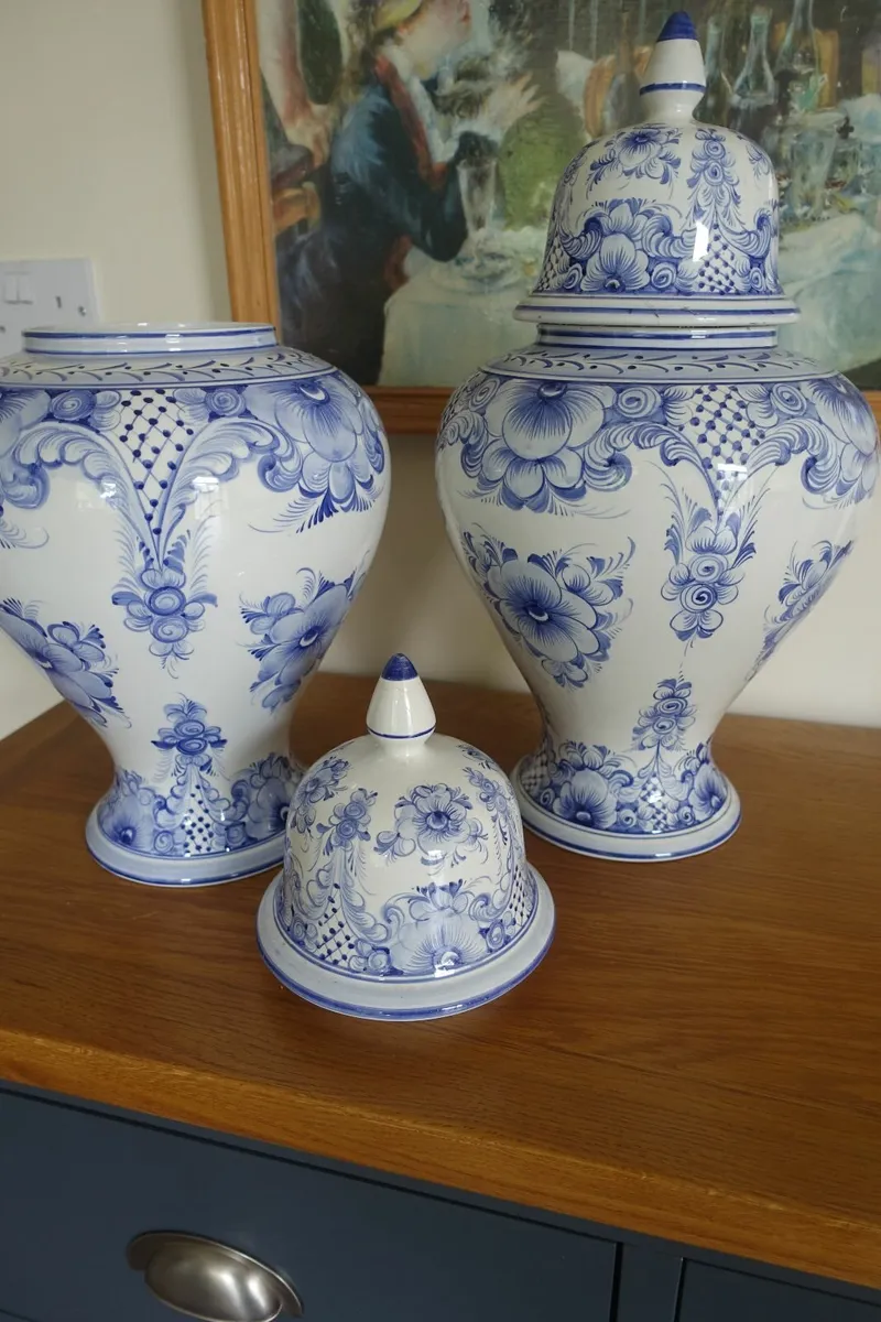 Two Decorative Blue & White Urns - Image 3