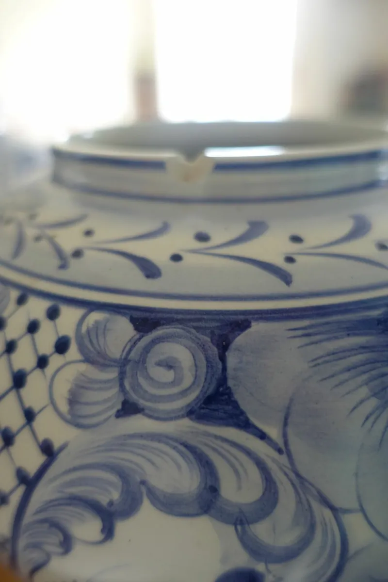 Two Decorative Blue & White Urns - Image 4