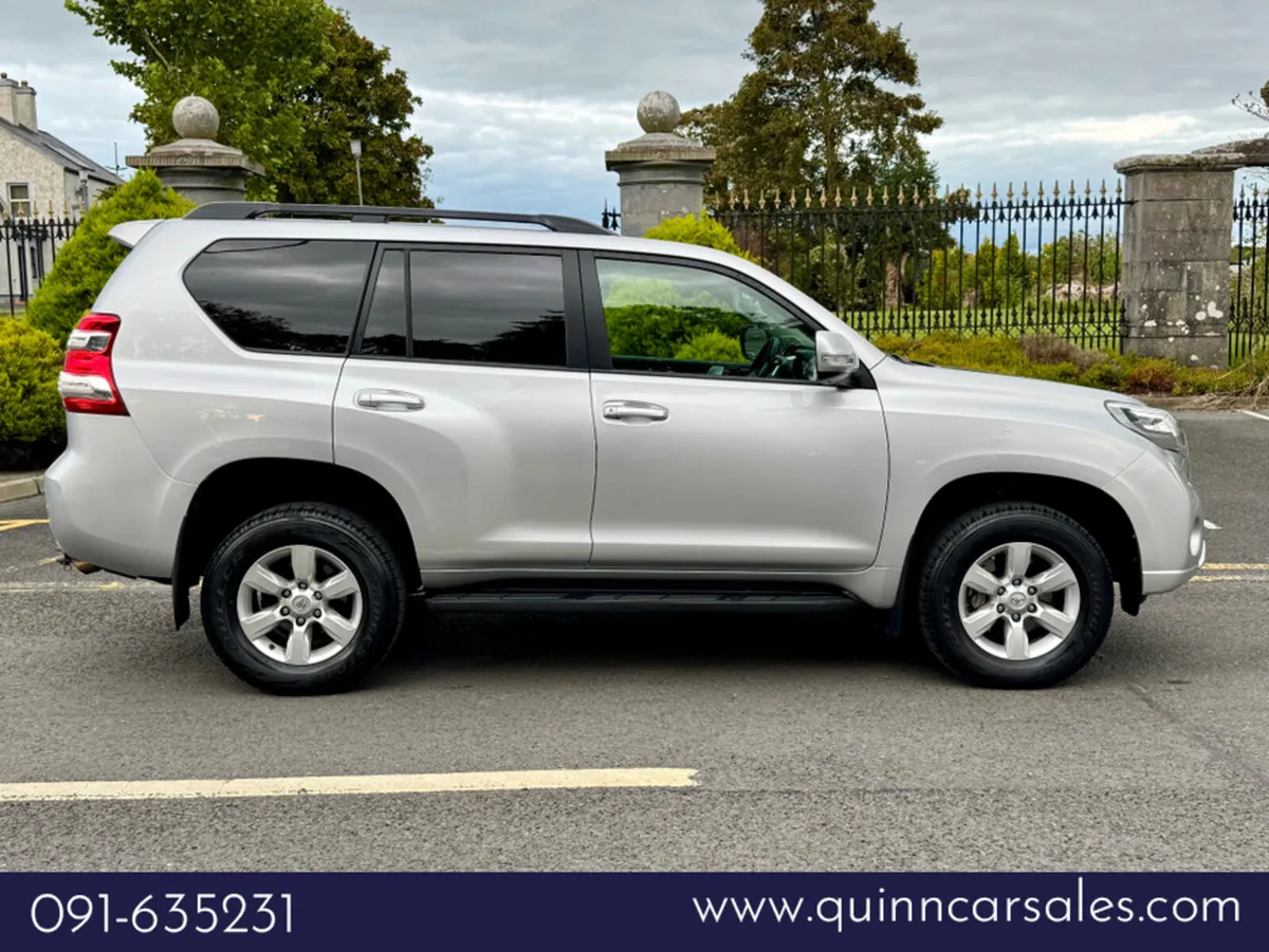 Toyota Land Cruiser 2.8 D4D LWB AUTO==2 SEATER COM - Image 2
