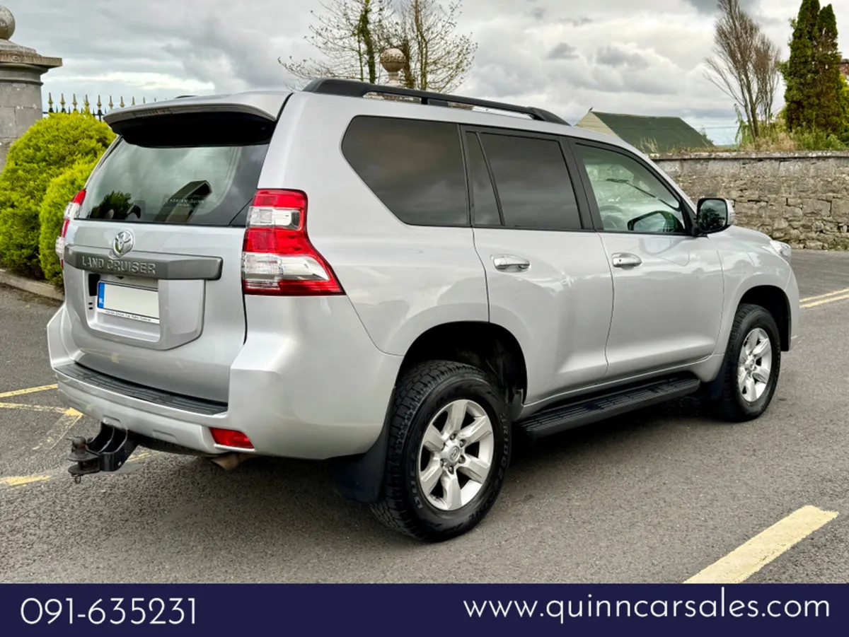 Toyota Land Cruiser 2.8 D4D LWB AUTO==2 SEATER COM - Image 3