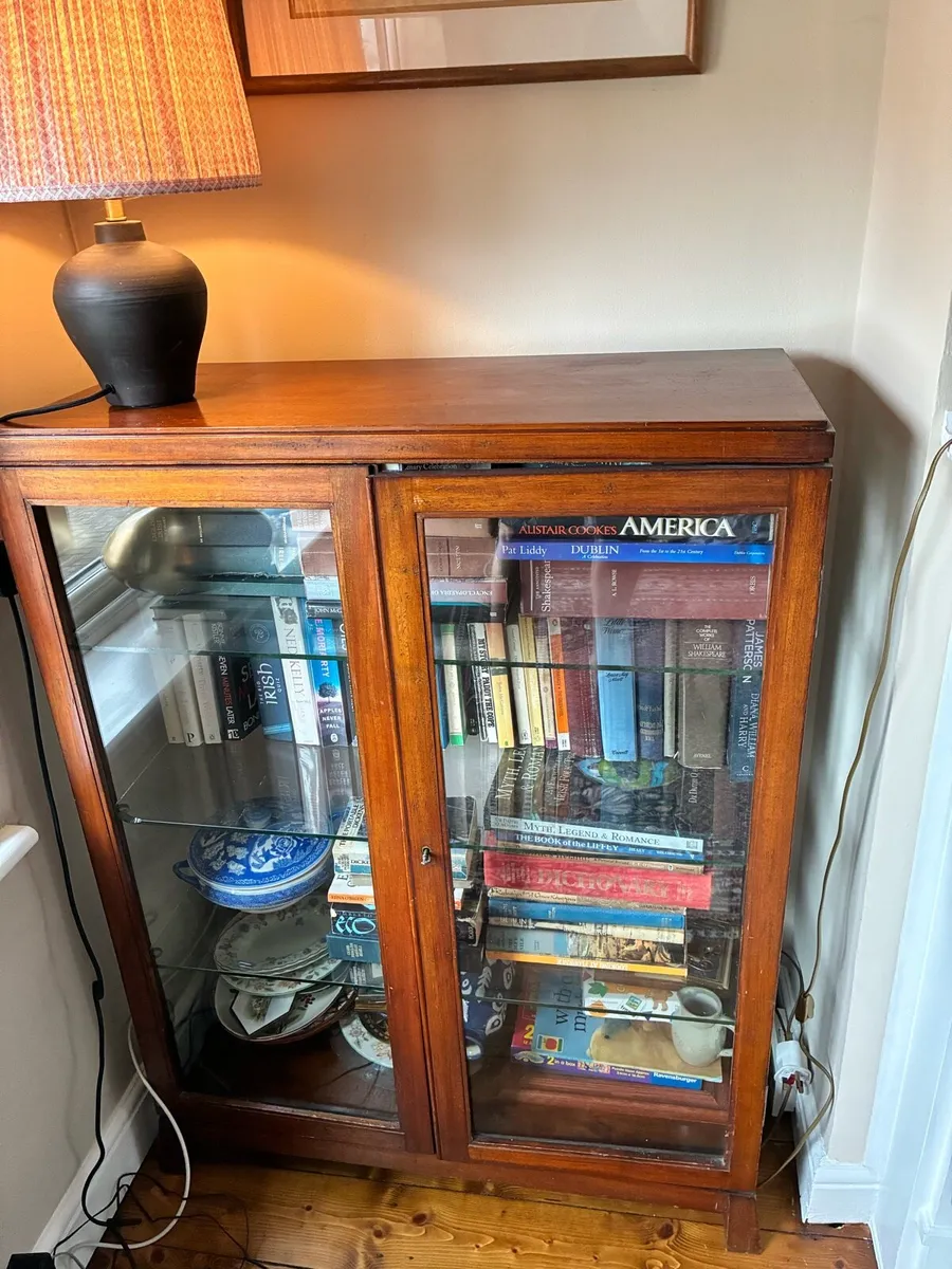 Display cabinet - Image 1