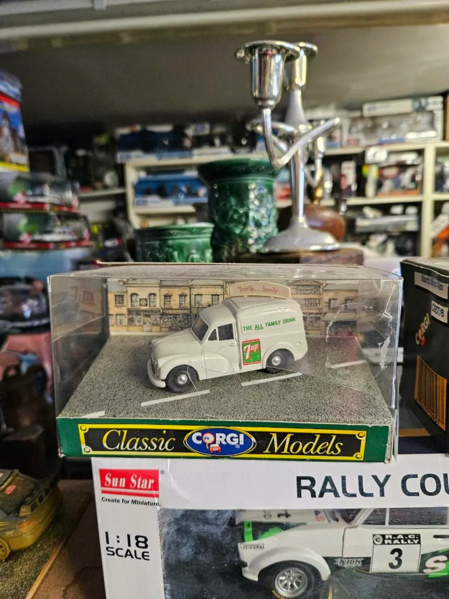 Corgi Morris Minor 7up Van - Image 1