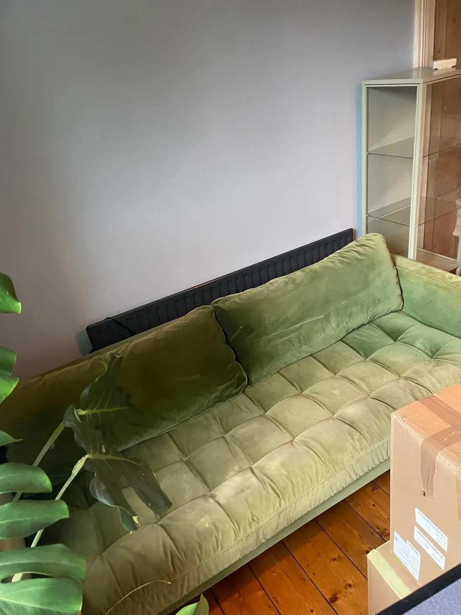 Green velvet couch FREE - Image 1