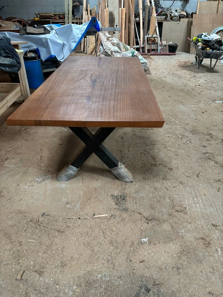 Mahogany table - Image 1