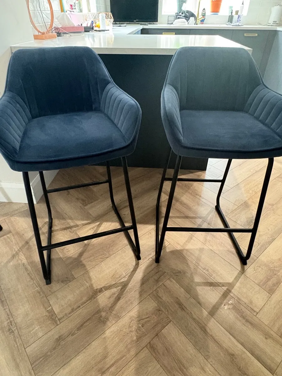 Bar chairs - Image 1