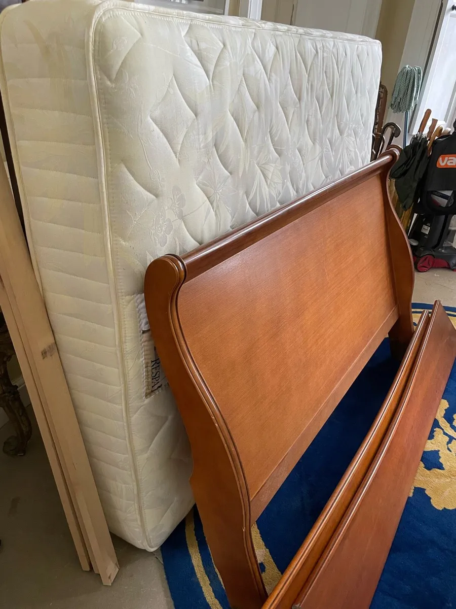 Sleigh bed - Image 1