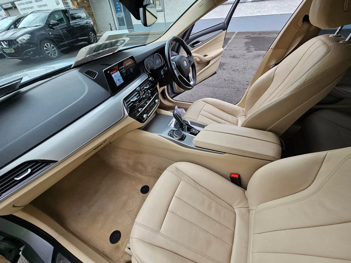 BMW 5-Series 2018 - DIESEL - ESTATE - AUTO - Image 3
