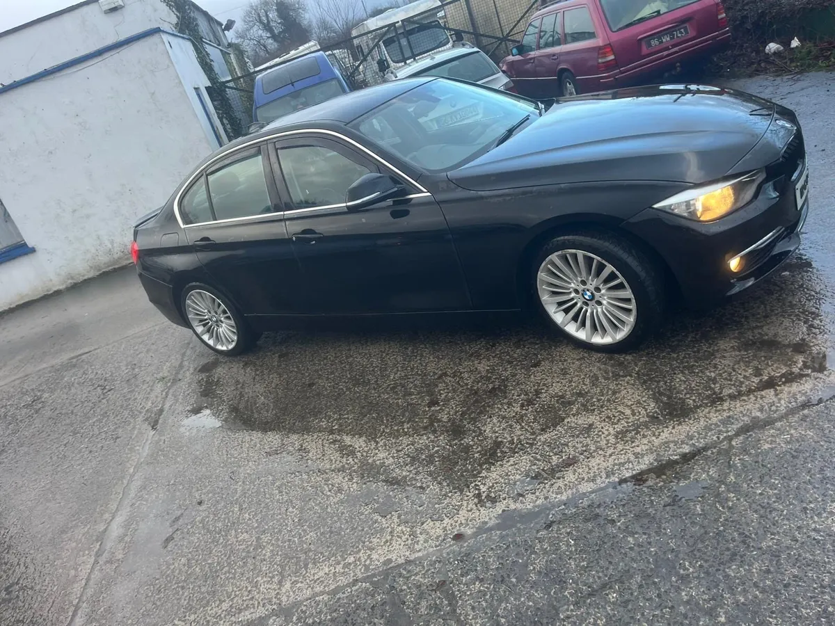 BMW 318D luxury - Image 2