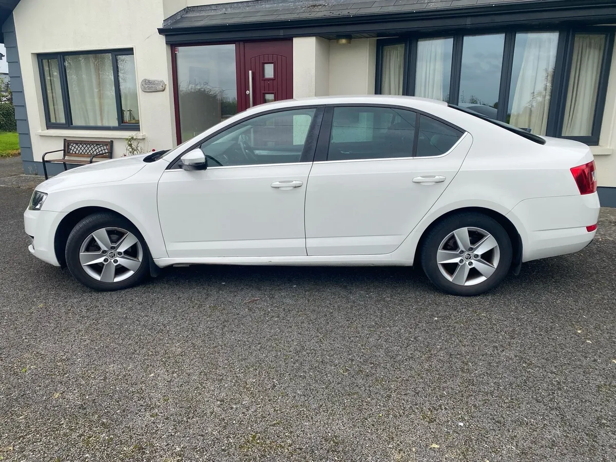 2016 Skoda Octavia 1.2 Petrol White - Image 4