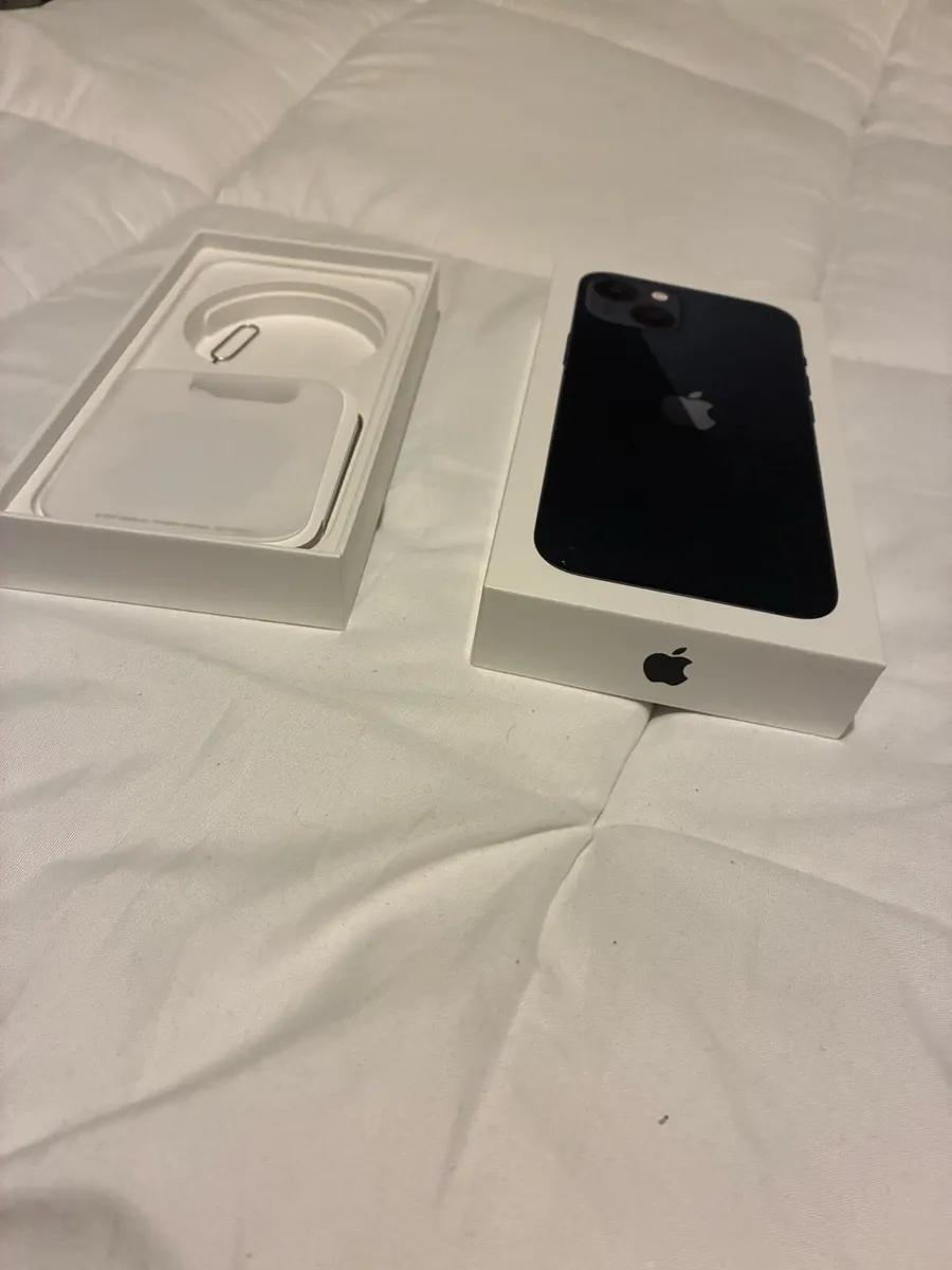 iPhone 13 - Image 1