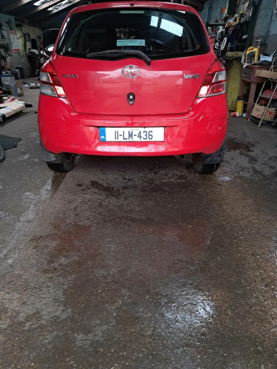 Toyota Yarus 2011 - Image 2