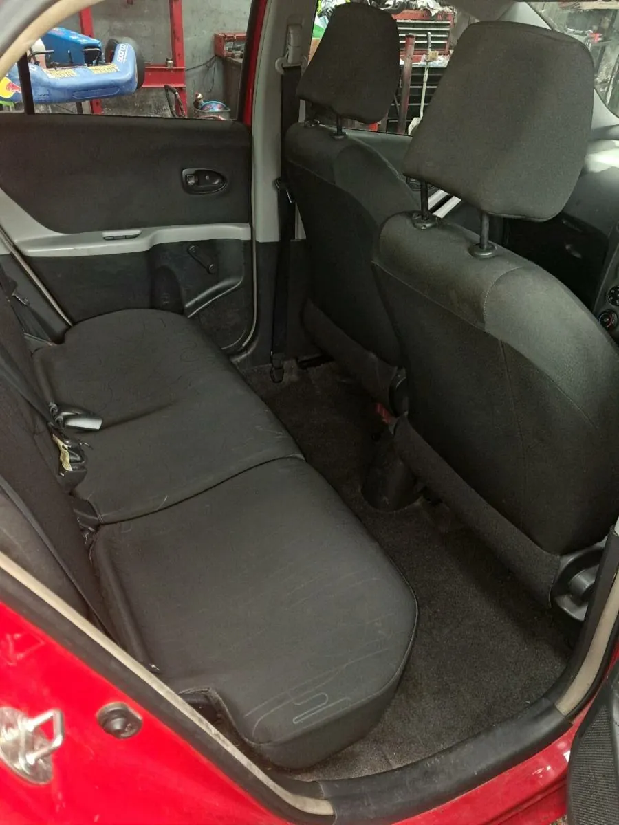 Toyota Yarus 2011 - Image 4